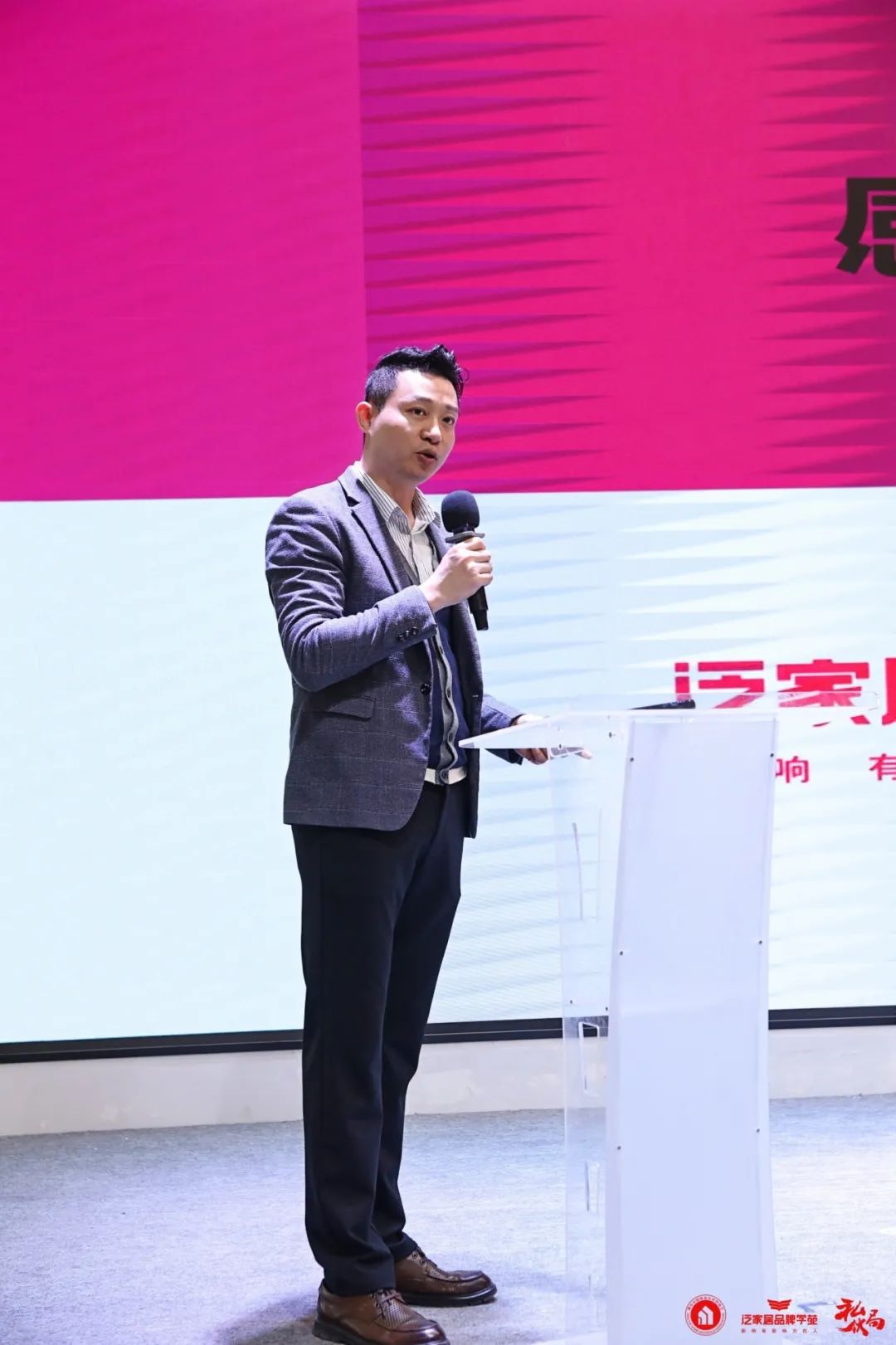 10月23日,中国质量协会在北京发布2024年中国燃油汽车行业用户满意度指数(CACSI)测评结果。 中国质量协会指出,2024年中国燃油汽车行业用户满意度指数(CACSI)为81分(满分100分),(图12) 10月23日,中国质量协会在北京发布2024年中国燃油汽车行业用户满意度指数(CACSI)测评结果。 中国质量协会指出,2024年中国燃油汽车行业用户满意度指数(CACSI)为81分(满分100分),(图12)